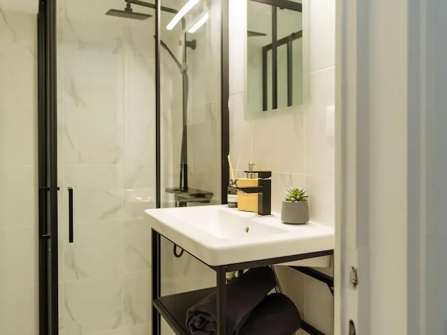 Sky Penthouse - University Square Bucharest Apartment